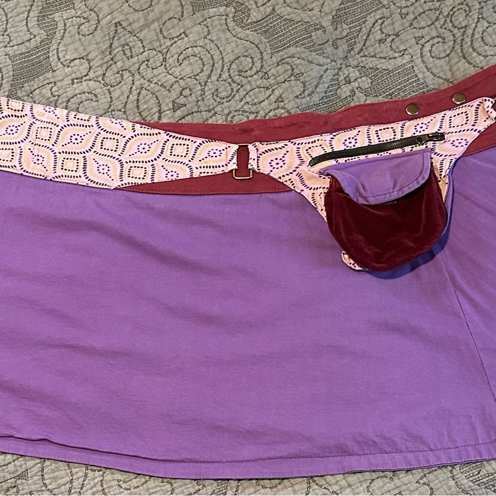 Funky purple mini skirt with pocket pouch and tree design - Picture 2 of 5